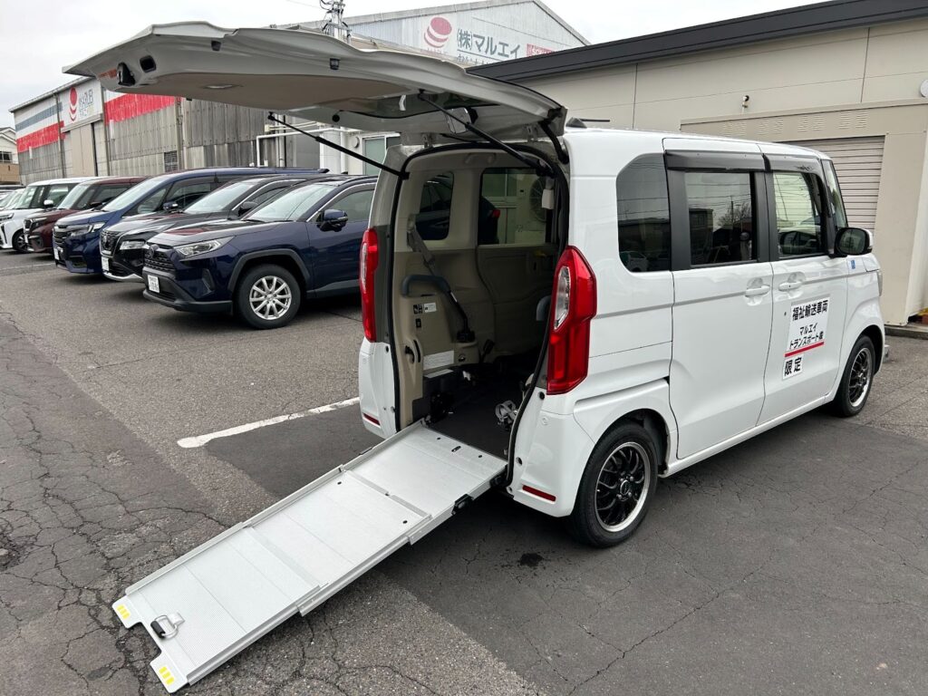 車いすで乗車可能な介護タクシー専用車両を購入