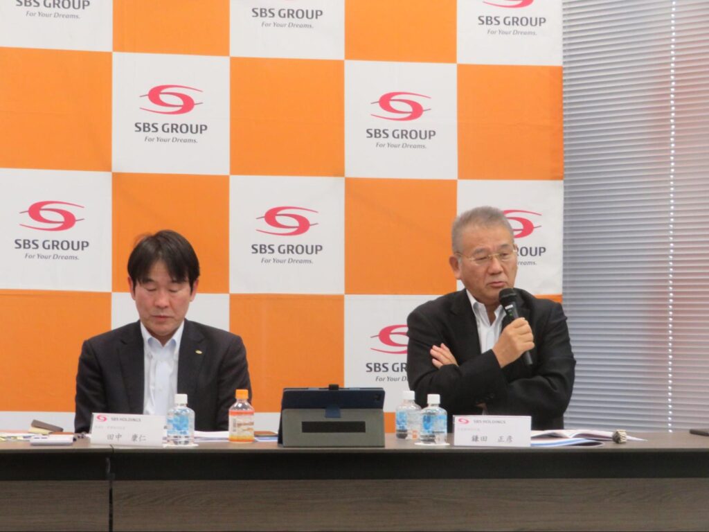 「外国人を積極的に採用していきたい」と鎌田社長㊨